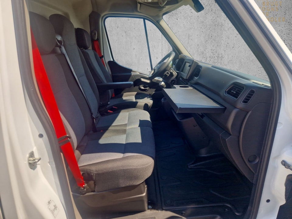 Renault Master IV T35 2,3 dCi 145 L4H2 Kassevogn RWD