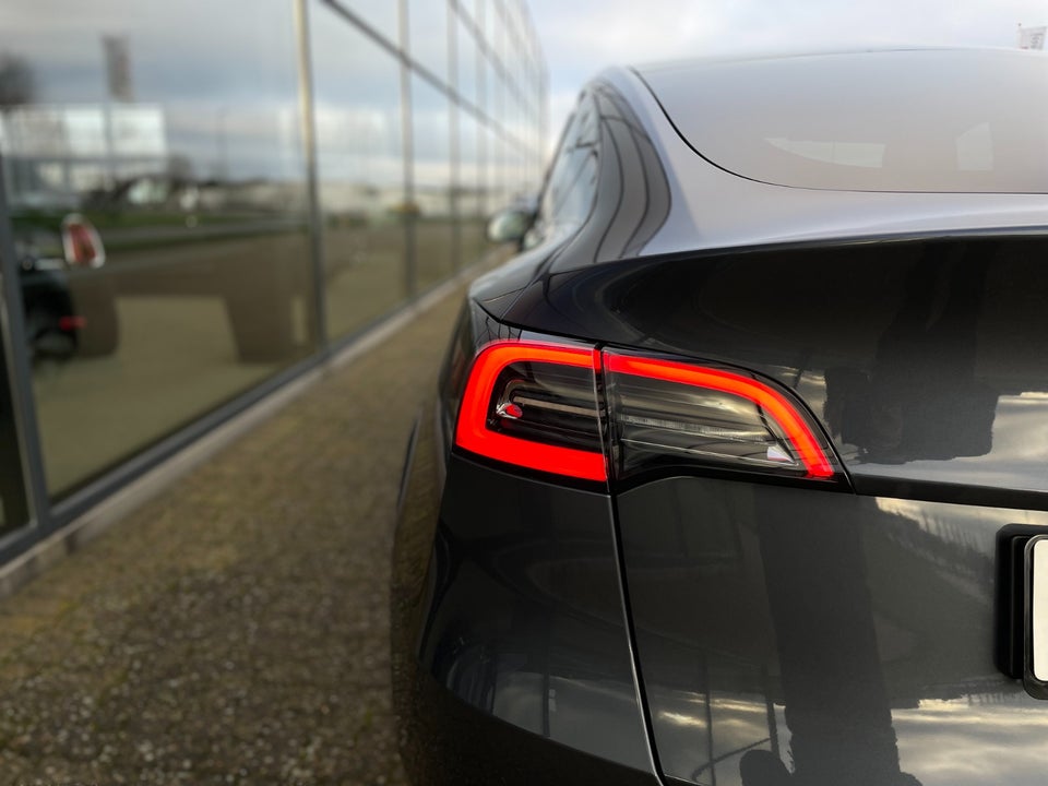 Tesla Model Y Long Range AWD 5d