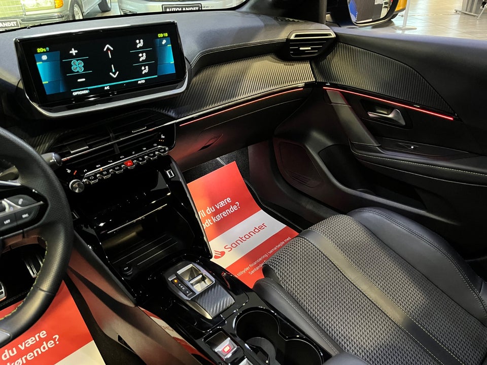 Peugeot e-208 50 GT 5d