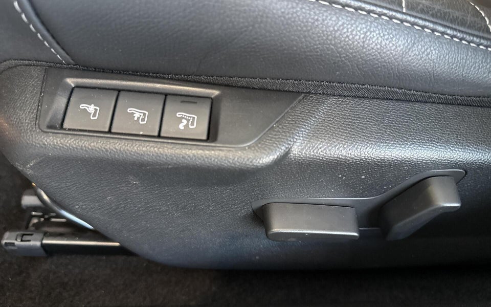 Citroën ë-C4 X 50 Shine 4d