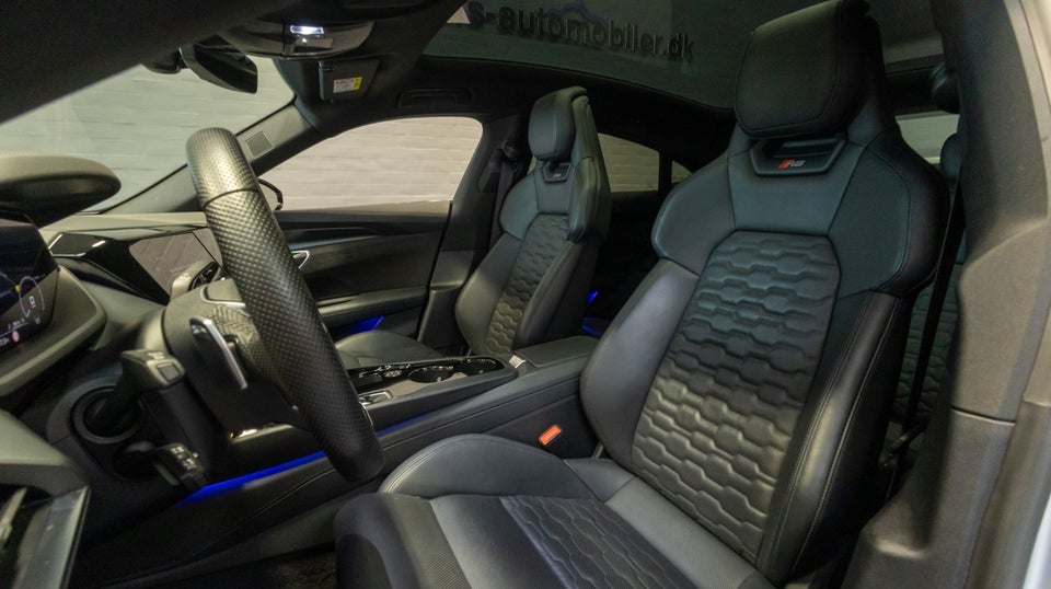 Audi RS e-tron GT quattro 4d