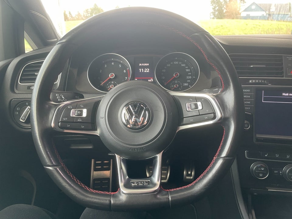 VW Golf VII 2,0 GTi DSG 5d