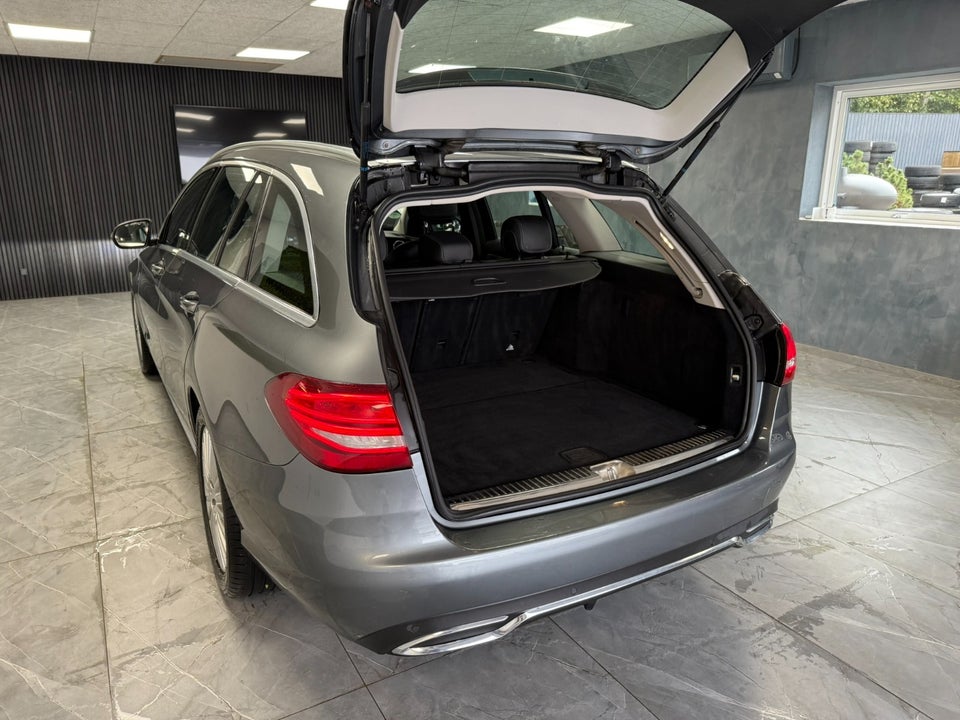 Mercedes C220 d 2,2 Avantgarde stc. aut. 5d