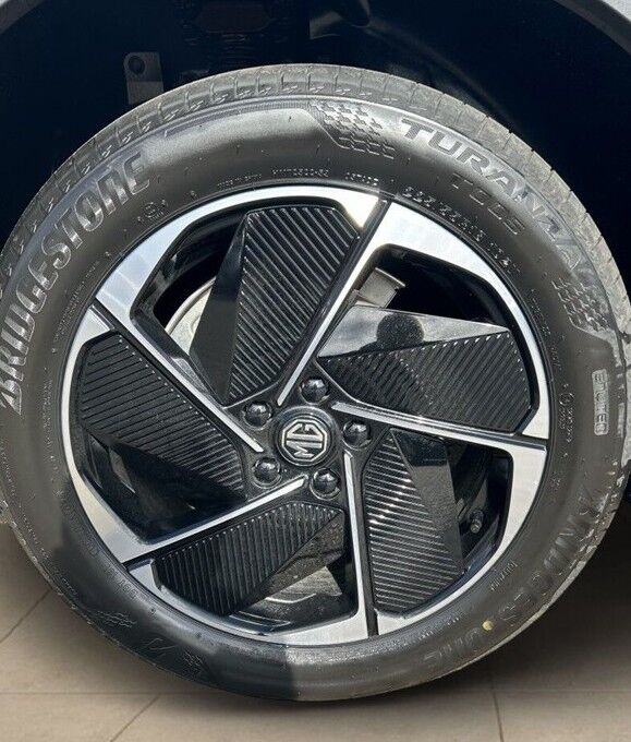 MG MGS5 64 Luxury 5d