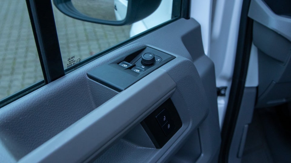 VW Crafter 35 2,0 TDi 102 Kassevogn L3H2