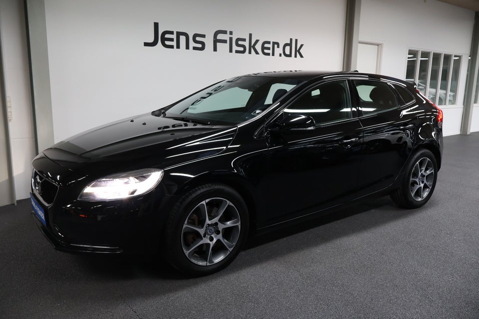 Volvo V40 2,0 D3 150 Momentum aut. 5d