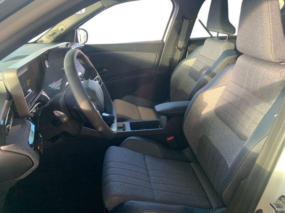 Renault 4 E-Tech 52 Techno 5d