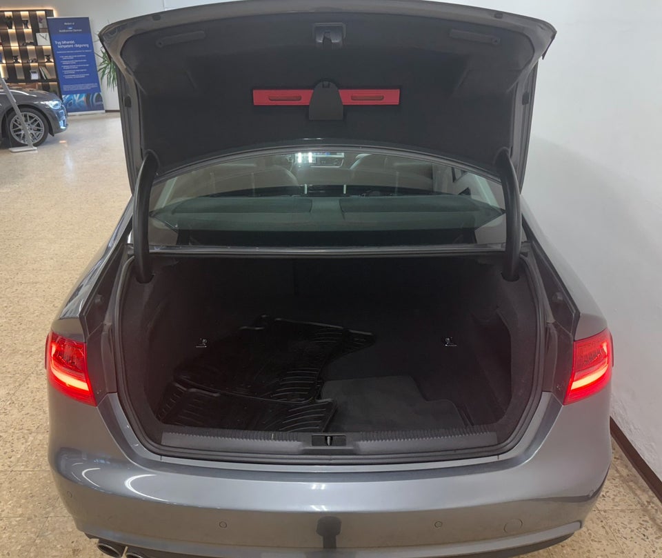 Audi A4 2,0 TDi 150 Multitr. 4d