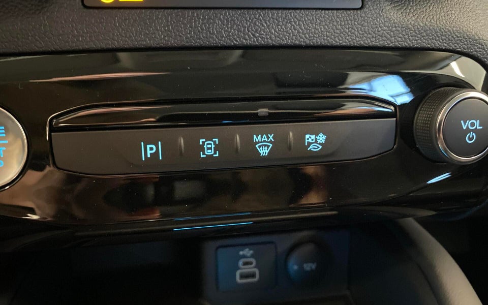 Ford Kuga 2,5 PHEV Titanium CVT 5d