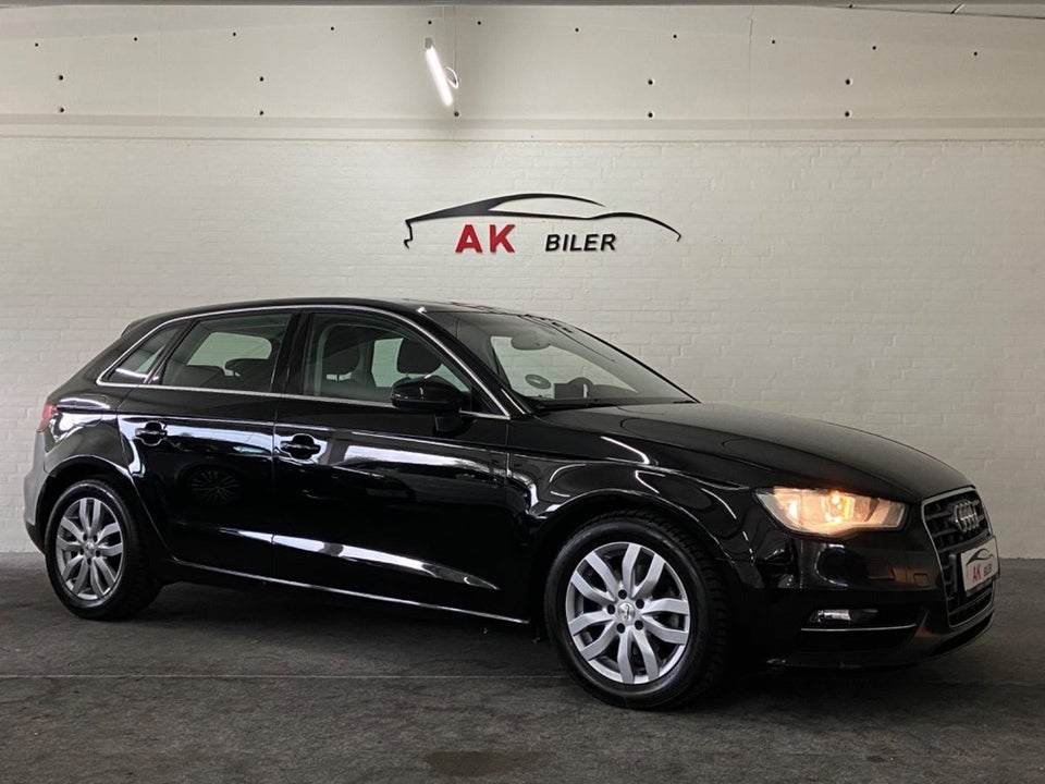 Audi A3 1,6 TDi Attraction Sportback 5d