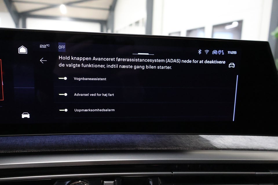 Peugeot e-3008 77 GT 5d