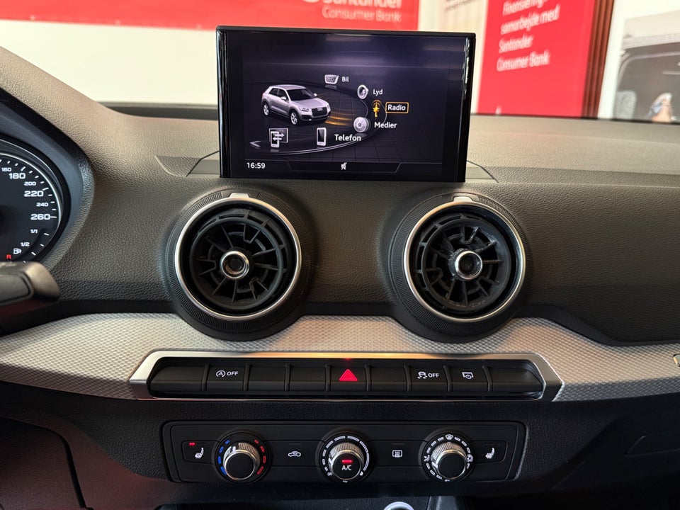 Audi Q2 30 TFSi S-tr. 5d