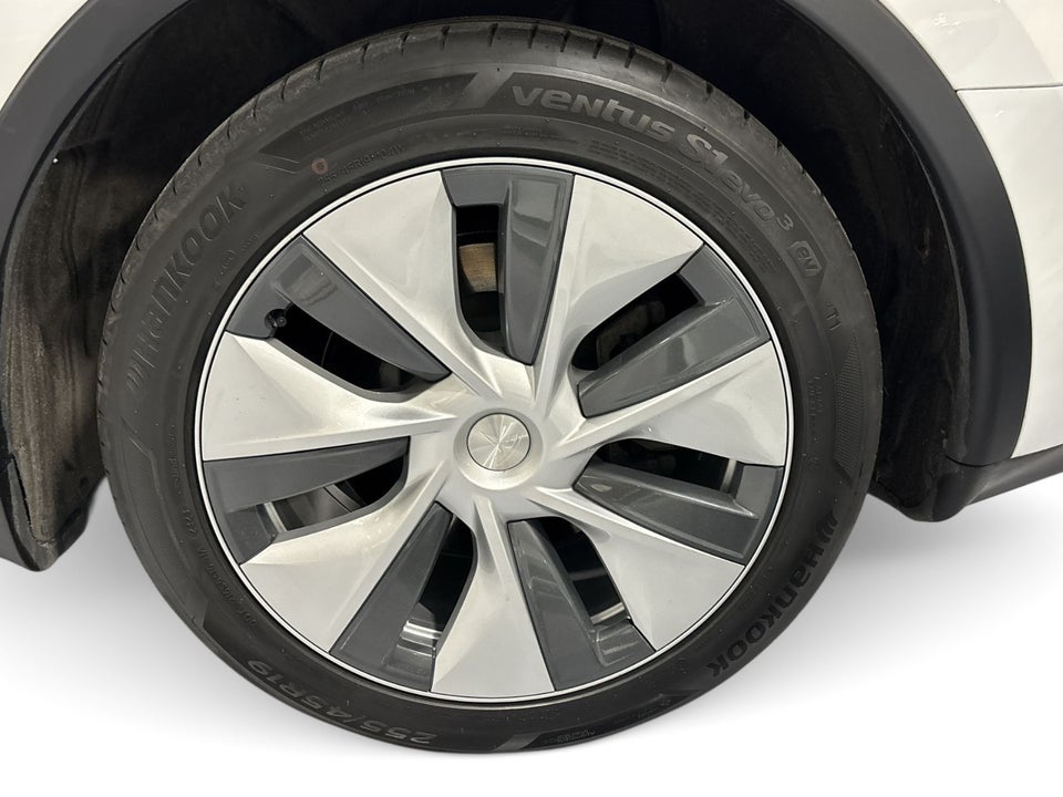 Tesla Model Y RWD 5d