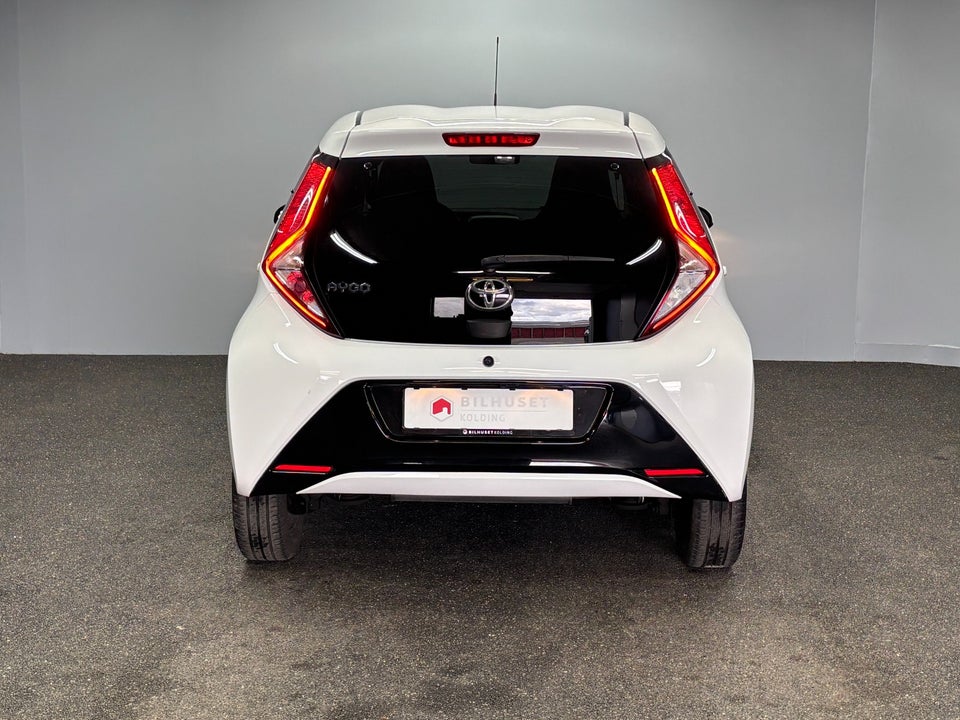 Toyota Aygo 1,0 VVT-i x-press 5d