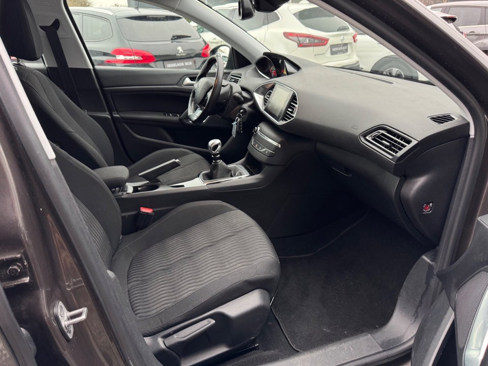 Peugeot 308 1,6 BlueHDi 120 Active 5d