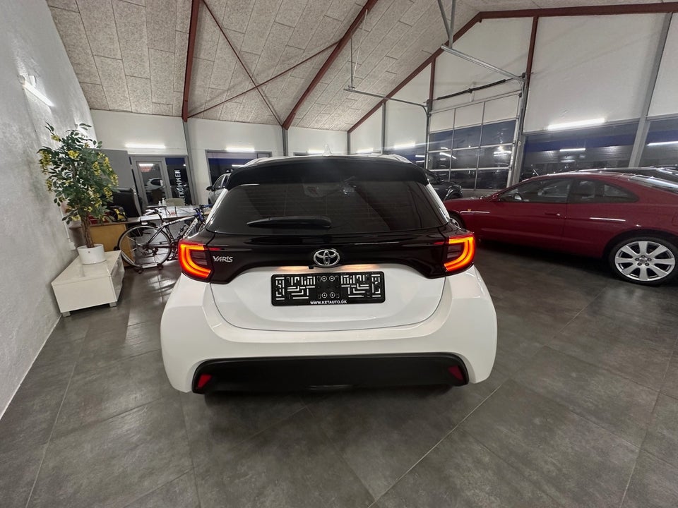 Toyota Yaris 1,5 Active Tech+ 5d
