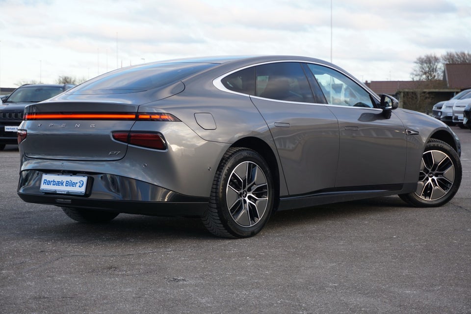 Xpeng P7 Long Range 4d