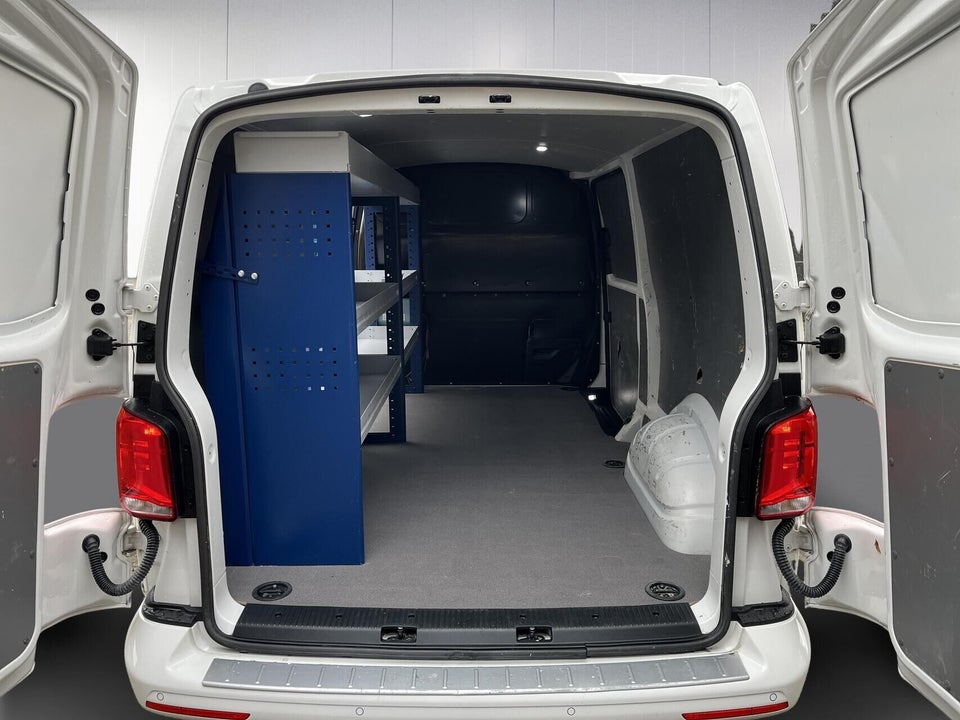 VW Transporter 2,0 TDi 150 Kassevogn DSG lang