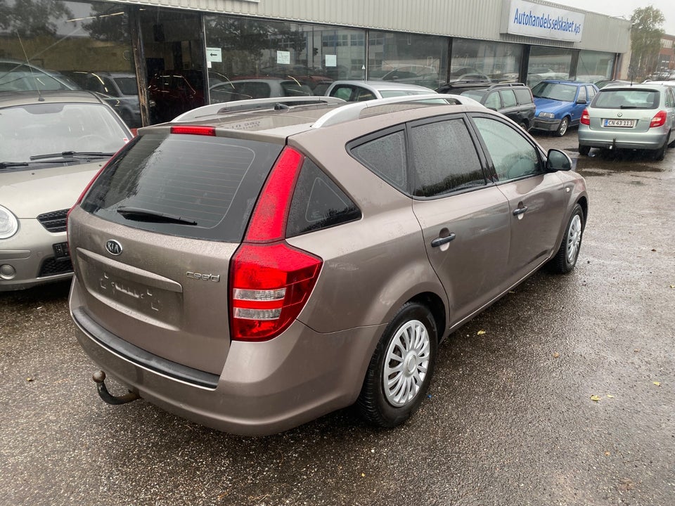 Kia Ceed 1,6 CRDi Active SW 5d