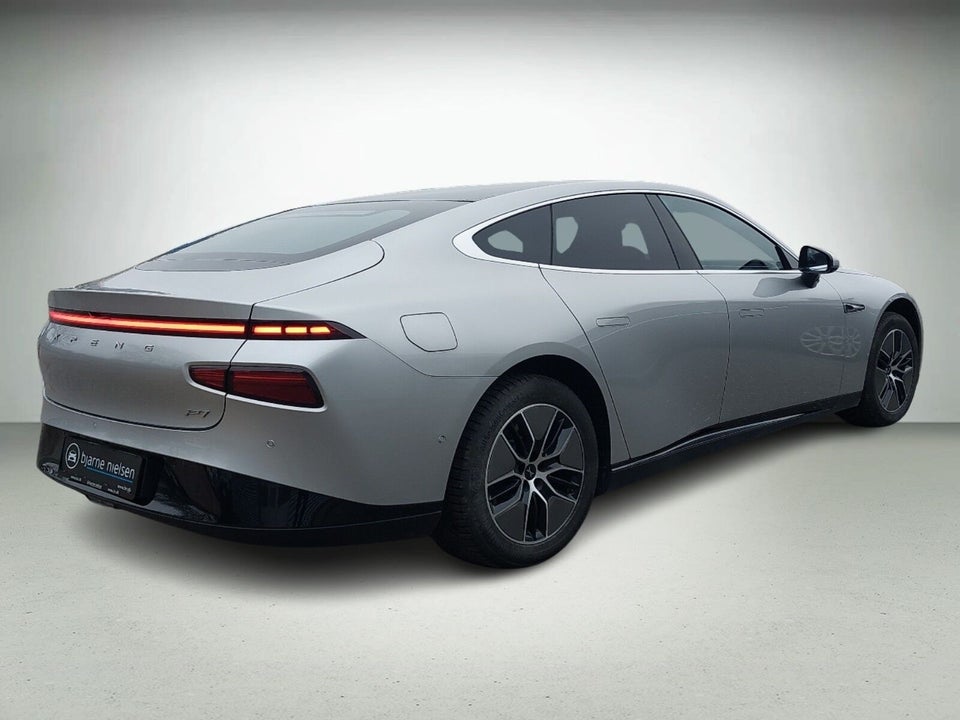 Xpeng P7 Long Range 4d