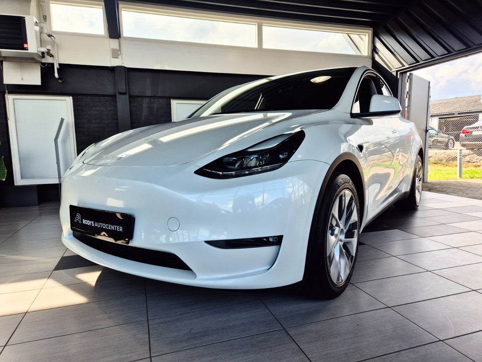 Tesla Model Y Long Range AWD 5d