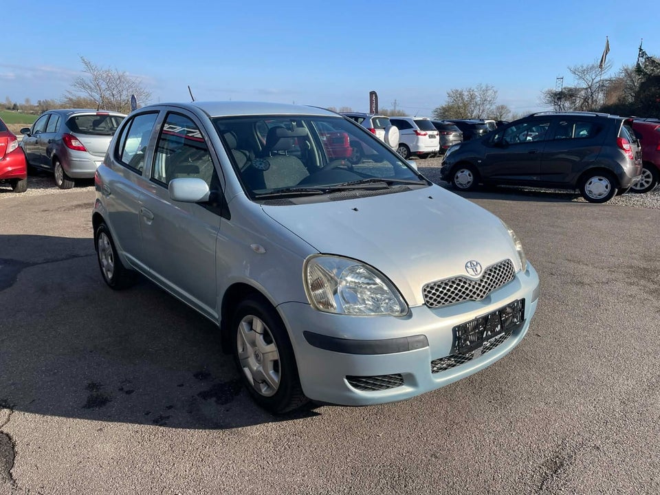 Toyota Yaris 1,0 Terra 5d