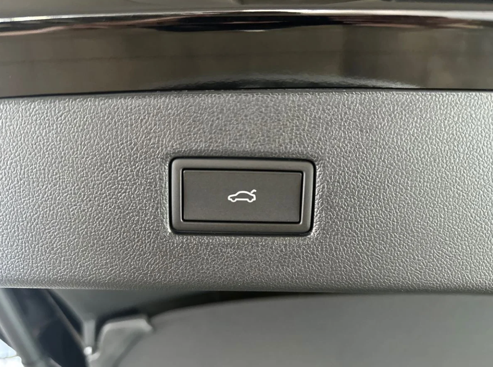Ford Explorer 79 Premium Extended Range 5d