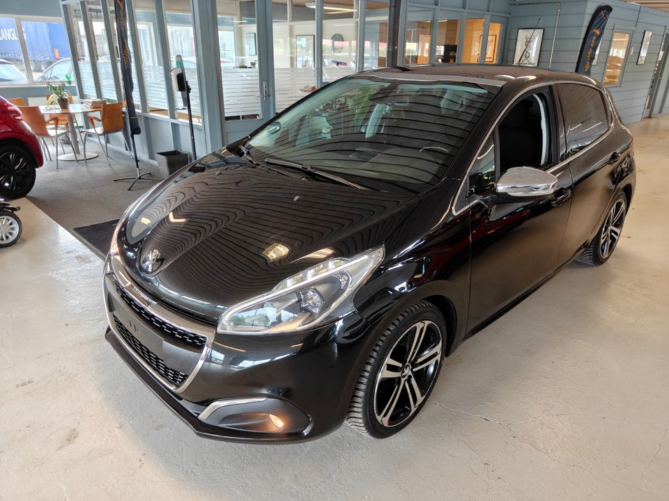 Peugeot 208 1,2 PureTech 82 Allure Sky 5d