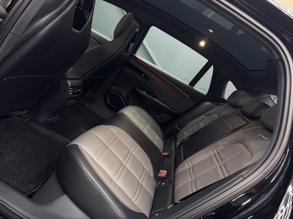 Hongqi EH7 111 Exclusive 4d