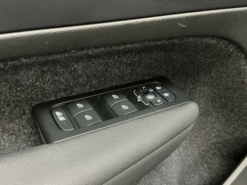 Volvo XC40 P6 ReCharge Core 5d