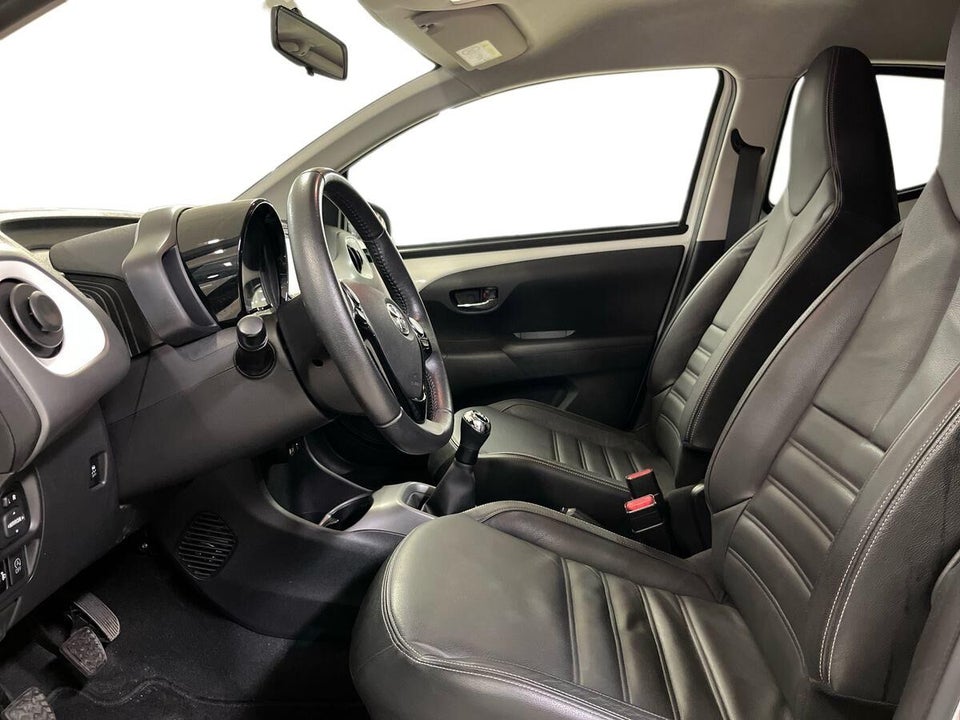 Toyota Aygo 1,0 VVT-i x-pose 5d