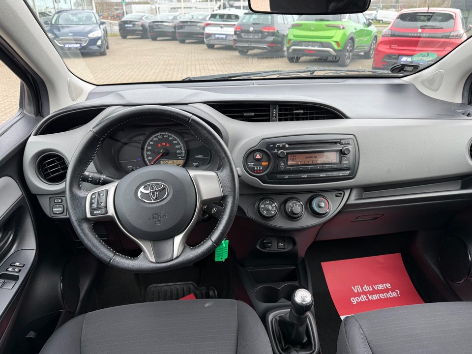 Toyota Yaris 1,0 VVT-i T2 5d