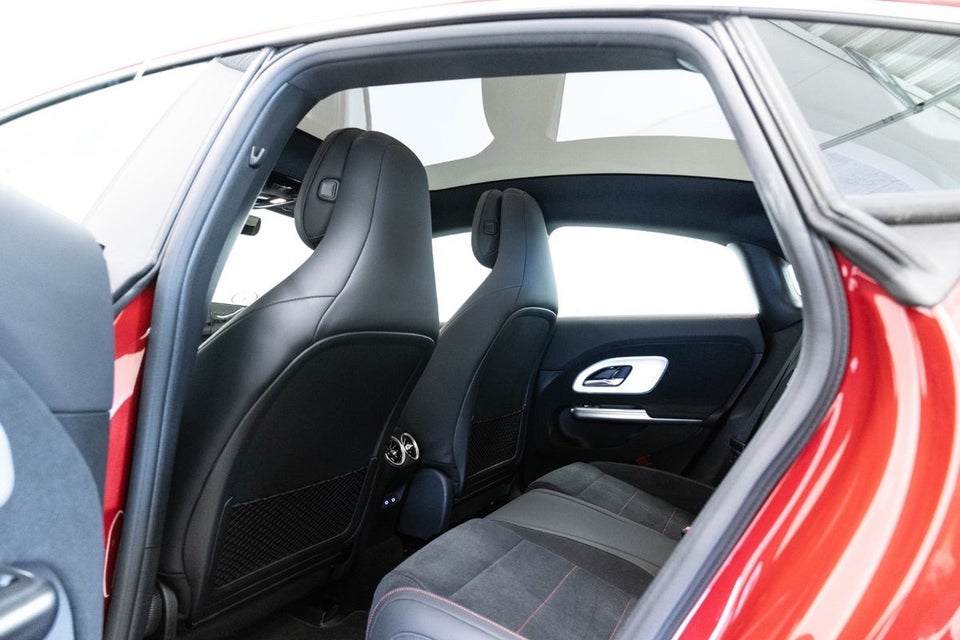 Mercedes CLA250+ electric AMG Advance Plus 4d
