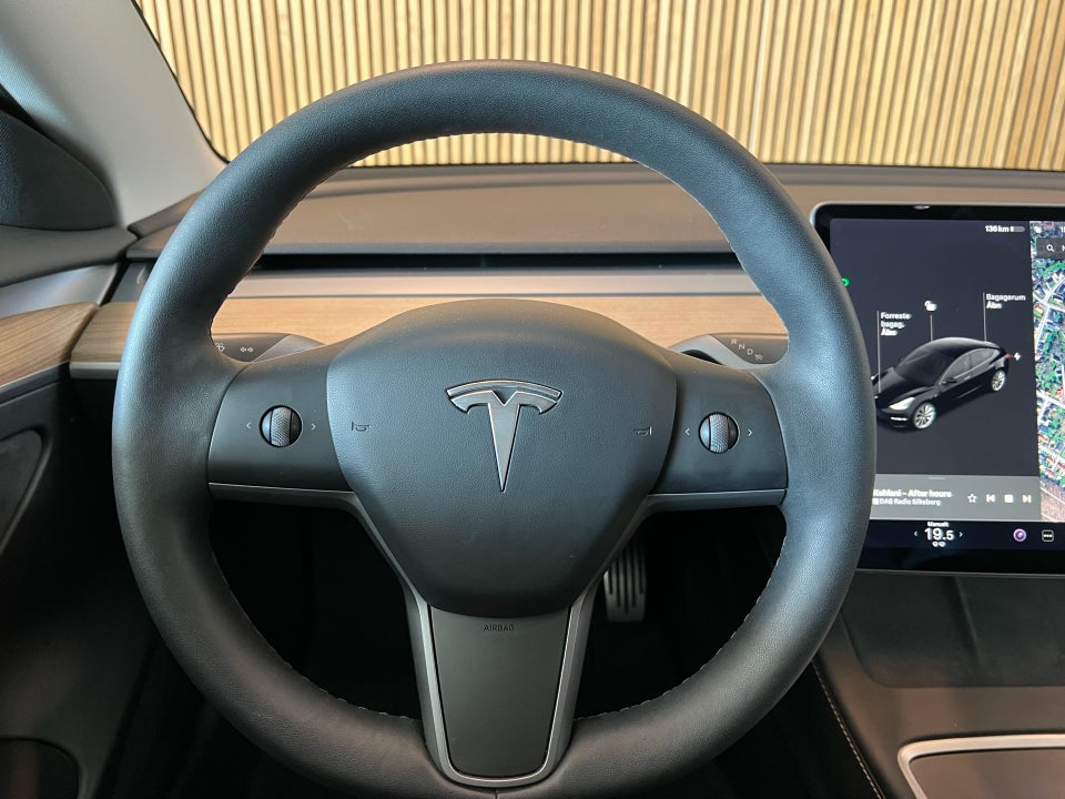 Tesla Model 3 Long Range AWD 4d