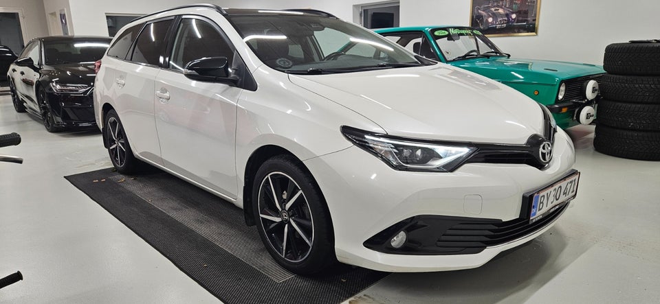 Toyota Auris 1,2 T T2 Touring Sports 5d