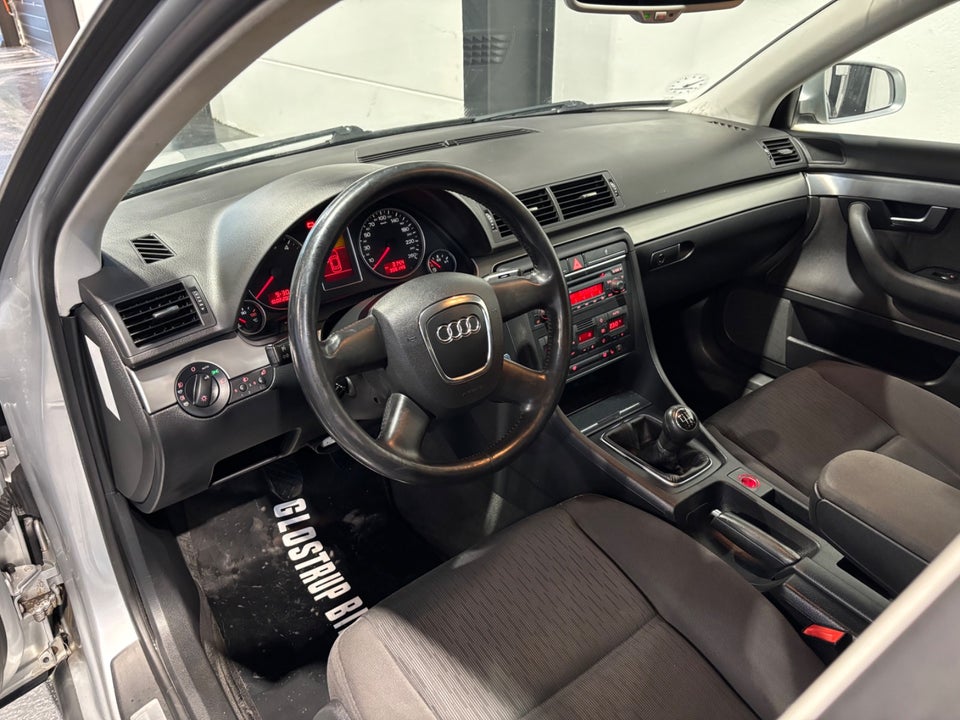 Audi A4 2,0 TDi 140 S-line 4d