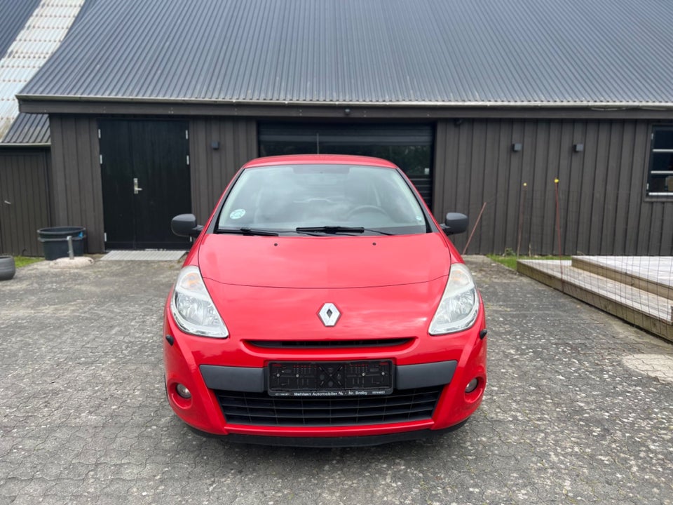 Renault Clio III 1,2 16V Authentique 5d