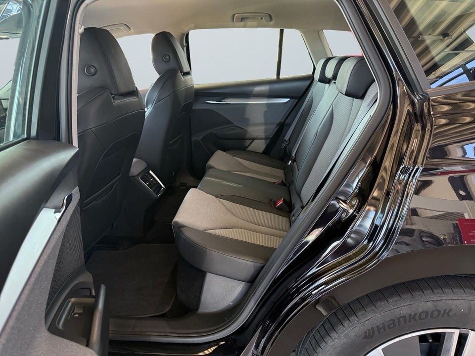 Skoda Enyaq 60 iV Loft 5d