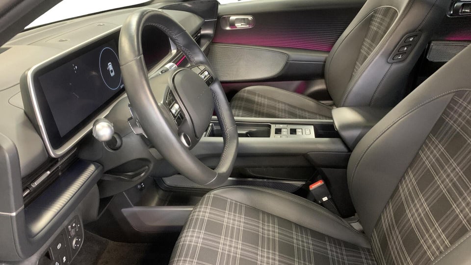 Hyundai Ioniq 6 77 First Edition AWD 4d