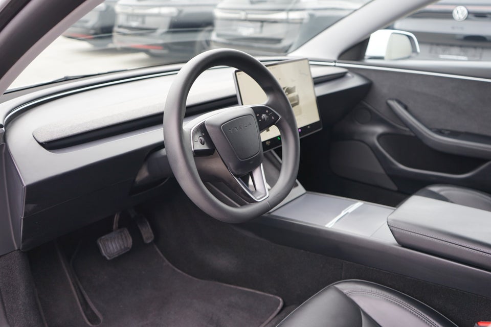 Tesla Model 3 Long Range AWD 4d