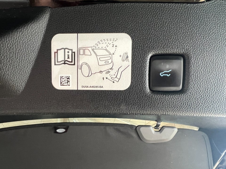 Ford Kuga 2,5 HEV ST-Line X CVT 5d