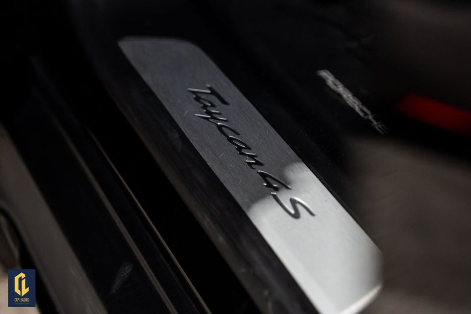 Porsche Taycan 4S Performance+ Cross Turismo 5d