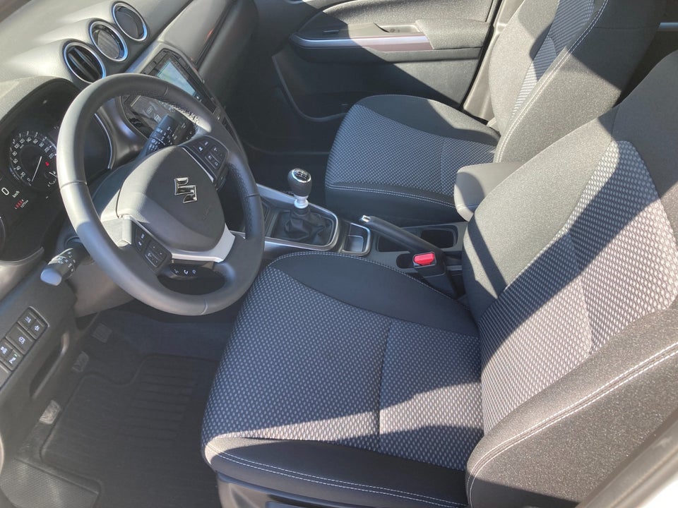 Suzuki Vitara 1,4 mHybrid Active 5d