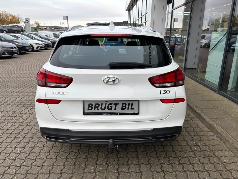 Hyundai i30 1,0 T-GDi Essential stc. DCT 5d