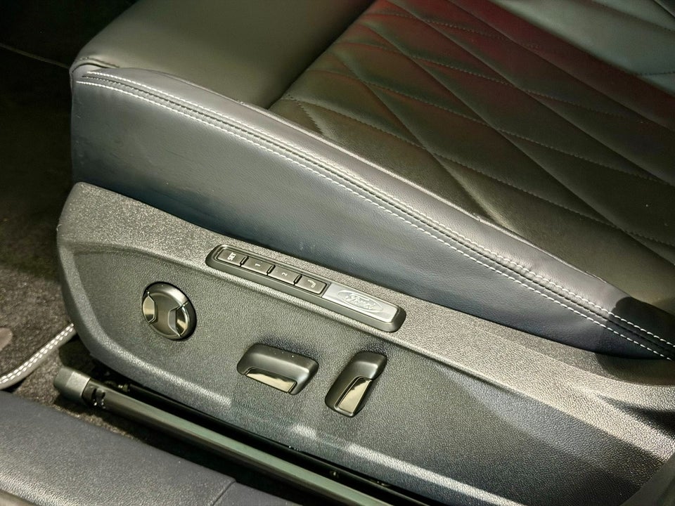 Ford Explorer 79 Premium Extended Range AWD 5d