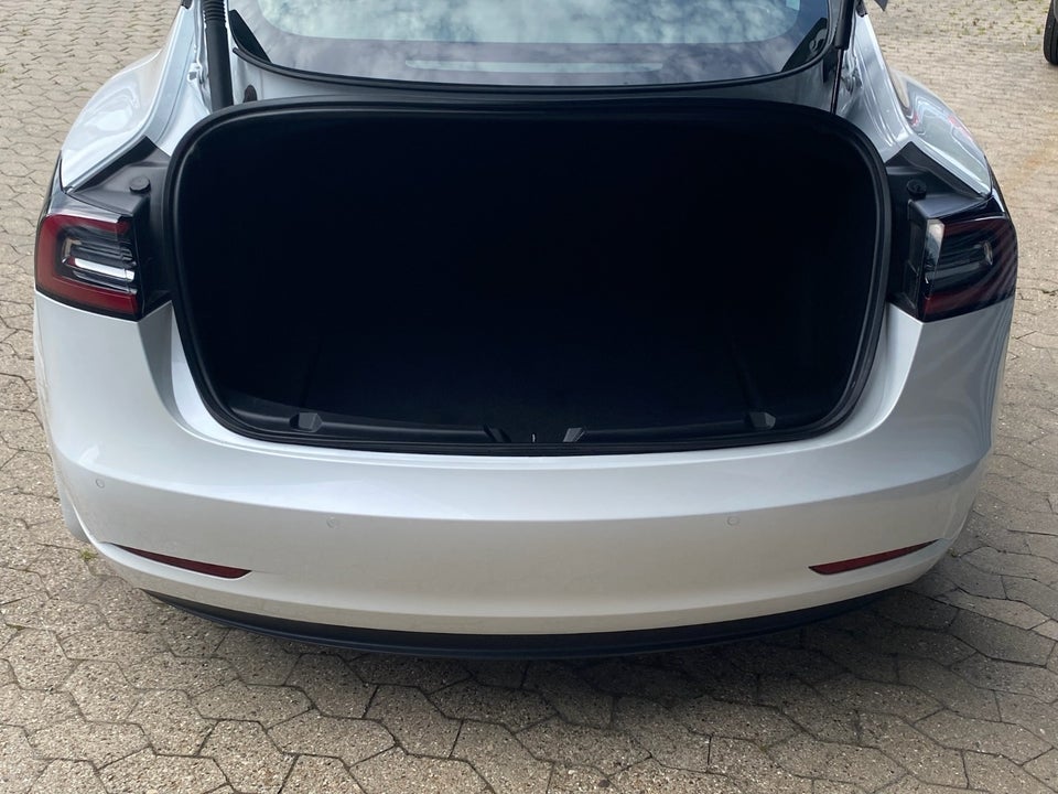 Tesla Model 3 Standard Range+ RWD 4d