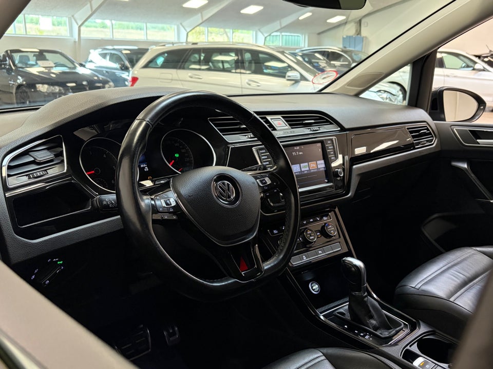 VW Touran 2,0 TDi 150 Highline DSG 5d