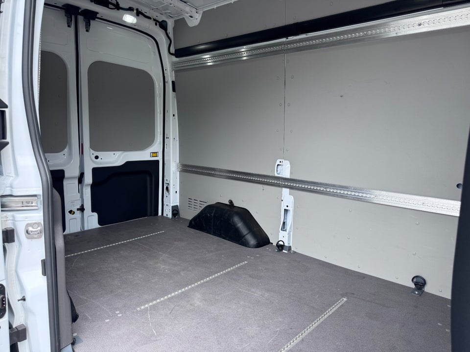 Ford E-Transit 350 L2 Van 68 Trend H2 RWD