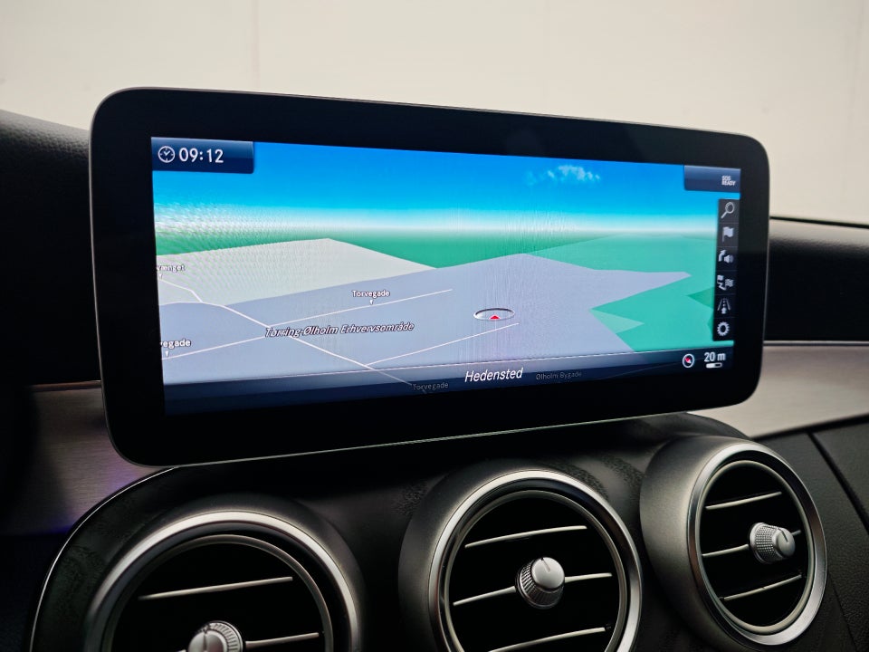 Mercedes C300 de 2,0 AMG Line stc. aut. 5d