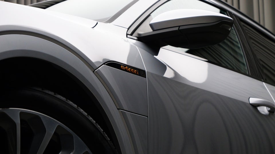 Audi e-tron 55 S-line quattro 5d
